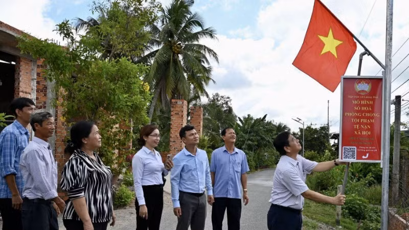 Mặt trận Tổ quốc Việt Nam xã Bến Lức thực hiện mô hình số hóa phòng, chống tệ nạn xã hội từng bước đẩy tội phạm khỏi đời sống xã hội.