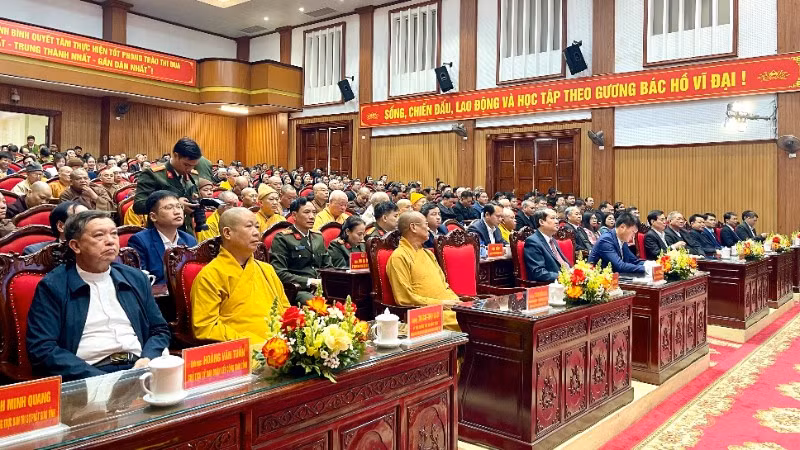 Các đại biểu tham dự chương trình.