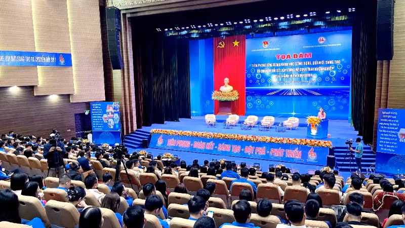 Quang cảnh tọa đàm.