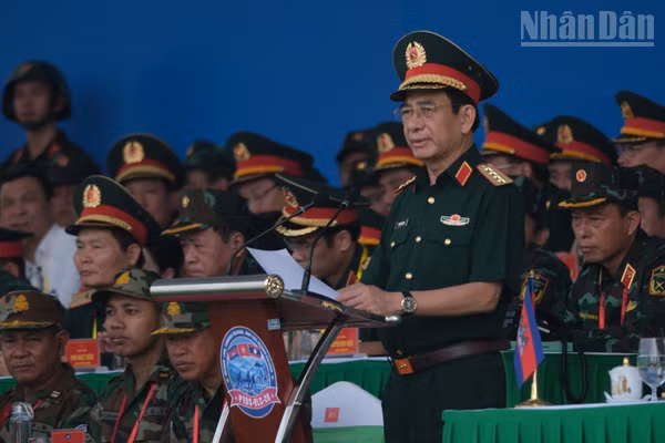 Đại tướng Phan Văn Giang phát biểu chỉ đạo và khai mạc Diễn tập chung về phòng thủ dân sự giữa Quân đội ba nước Việt Nam-Lào-Campuchia năm 2026. (Ảnh: THẾ ĐẠI)