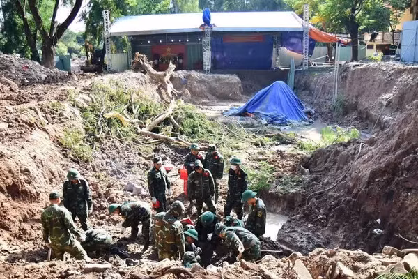 Triển khai công tác tìm kiếm, quy tập hài cốt liệt sĩ tại Công viên Lê Thị Riêng vào ngày 27/10. (Ảnh: Bộ Tư lệnh Thành phố Hồ Chí Minh)
