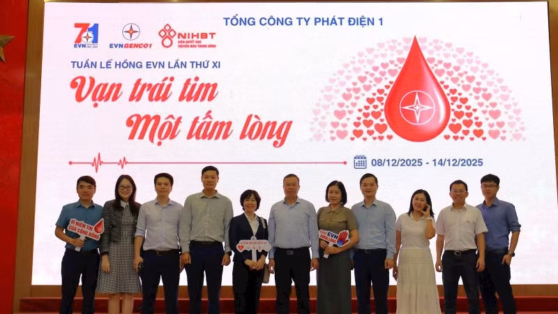 Cán bộ công nhân viên EVNGENCO1 tham gia hiến máu, hưởng ứng Tuần lễ hồng EVN lần thứ XI năm 2025. 