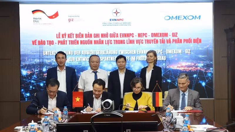 Toàn cảnh lễ ký kết Biên bản ghi nhớ hợp tác (MOU).
