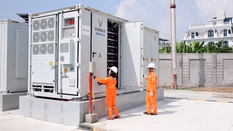 Kiểm tra hệ thống BESS tại trạm biến áp 110kV Sài Đồng 2. 