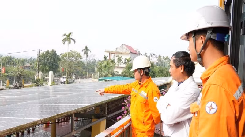 lap-dat-dmtmn-giup-nguoi-dan-tiet-kiem-chi-phi-tien-dien-hang-thang-895.jpg