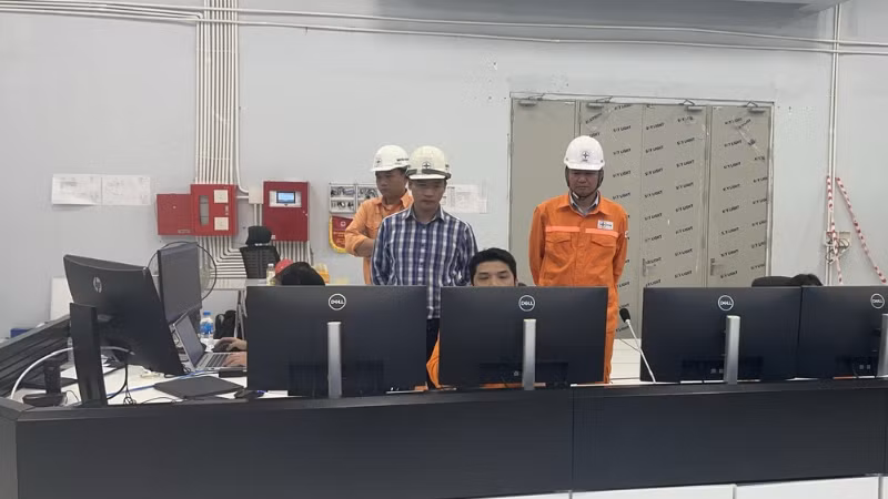 Tổ máy số 2 Nhà máy Thủy điện Hòa Bình mở rộng đã chính thức hòa lưới thành công. 
