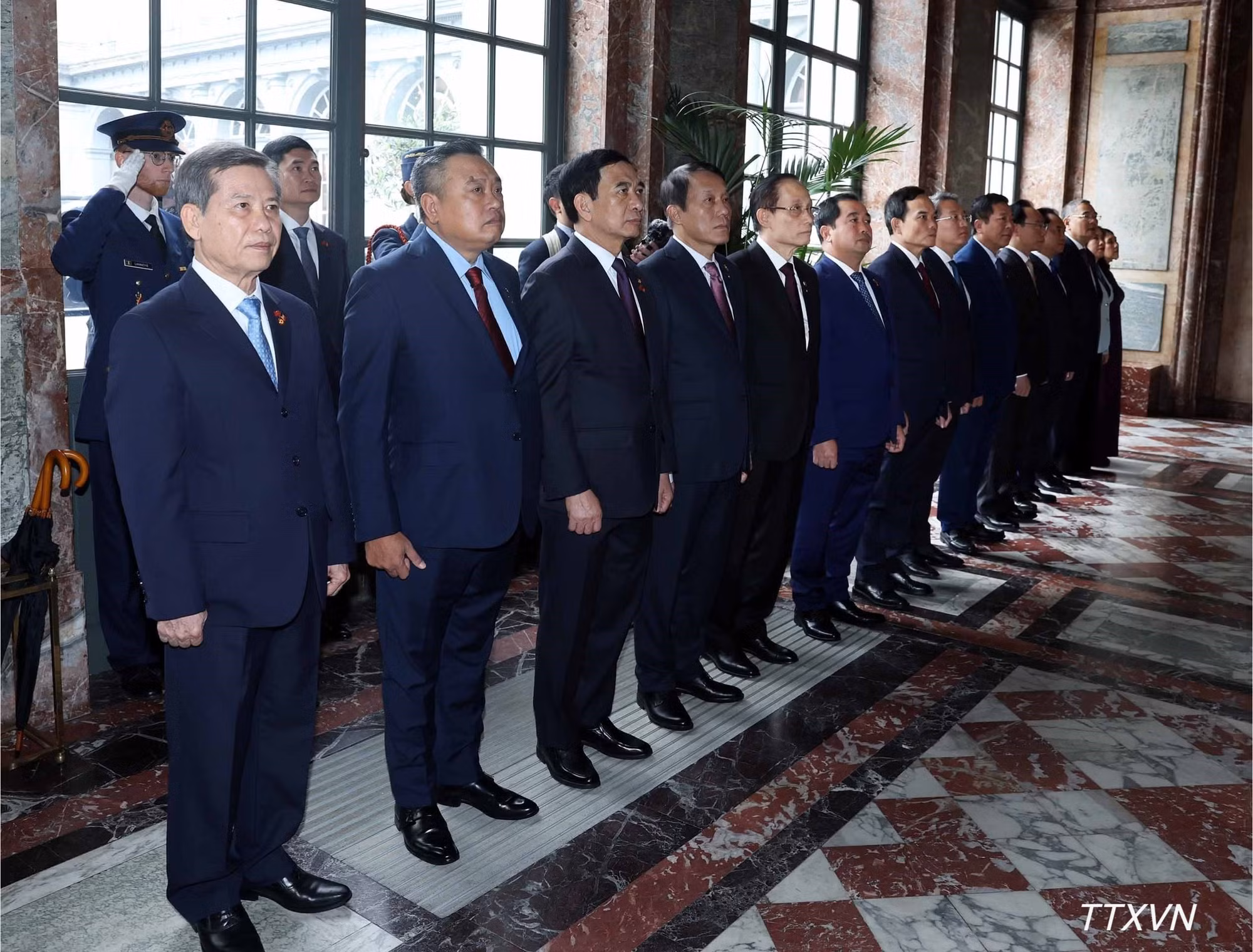 vna-potal-thu-tuong-bi-chu-tri-le-don-chinh-thuc-tong-bi-thu-chu-tich-nuoc-to-lam-4607.jpg