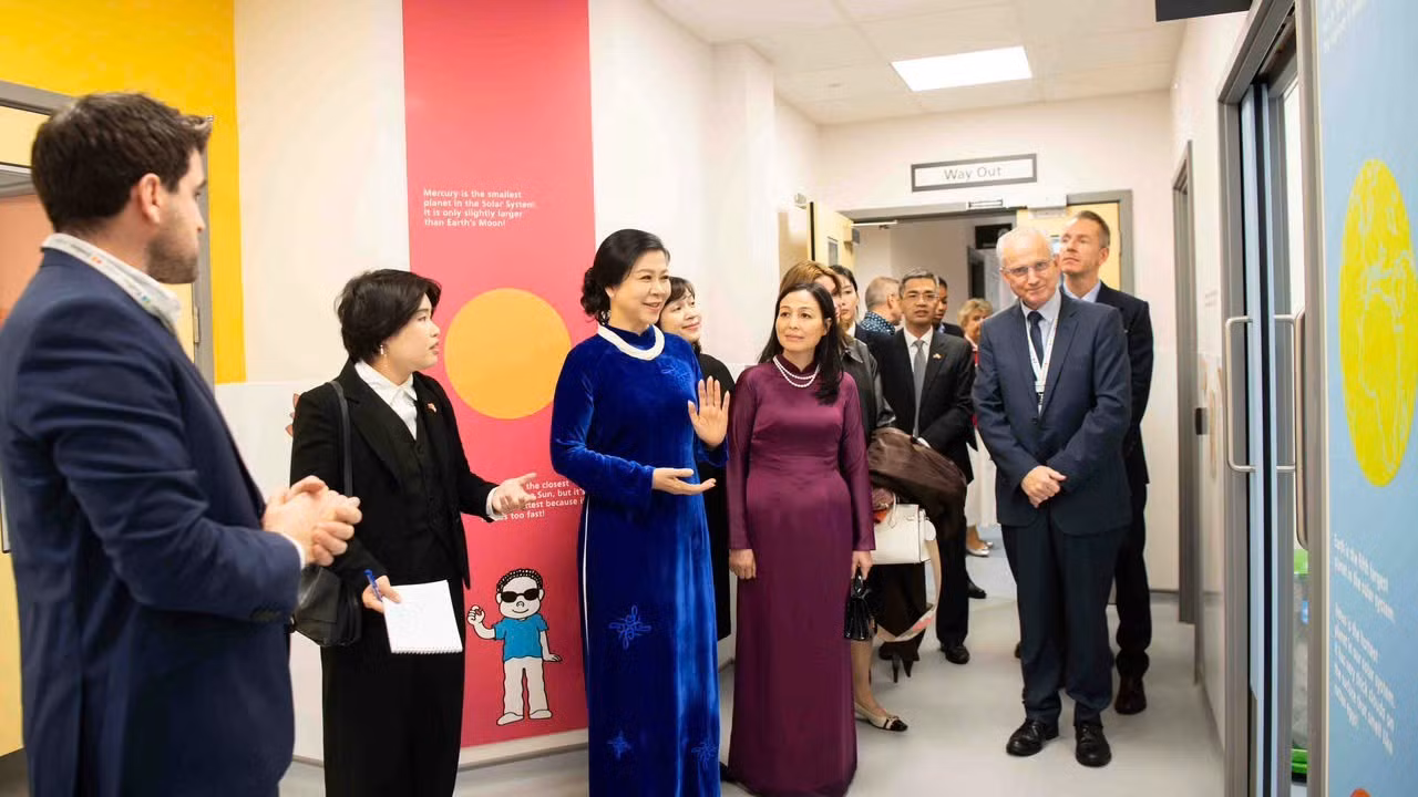 Phu nhân Tổng Bí thư Tô Lâm thăm Bệnh viện Nhi Evelina London