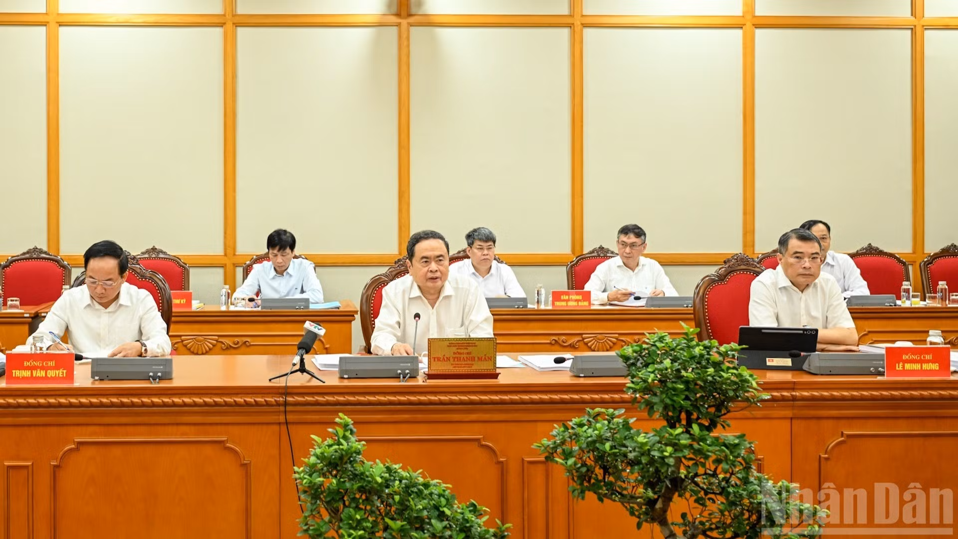 Chủ tịch Quốc hội Trần Thanh Mẫn chủ trì buổi làm việc.