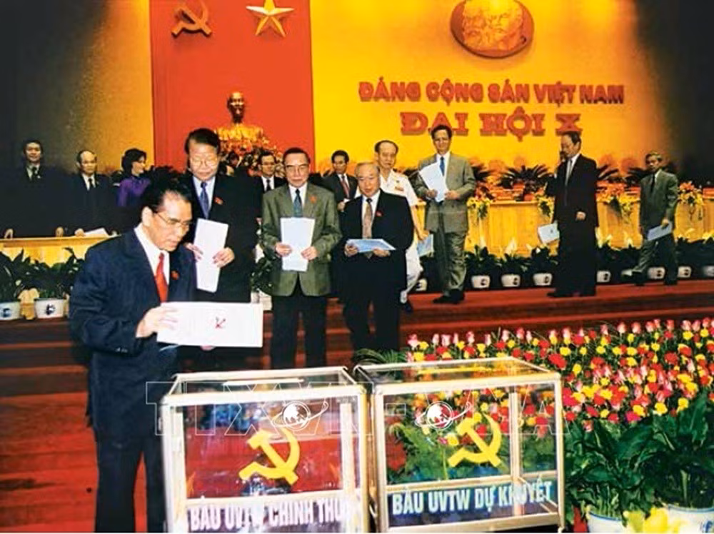 1-cac-dai-bieu-bo-phieu-bau-ban-chap-hanh-trung-uong-dang-khoa-x22-13-37-7-1272-1758.png