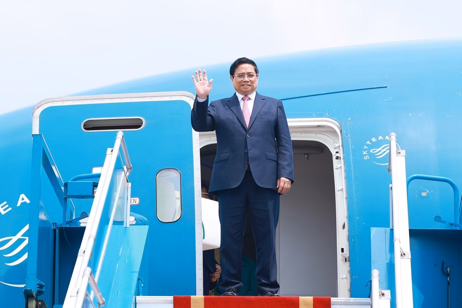 vna-potal-thu-tuong-pham-minh-chinh-len-duong-tham-chinh-thuc-lien-bang-nga-8656054.jpg