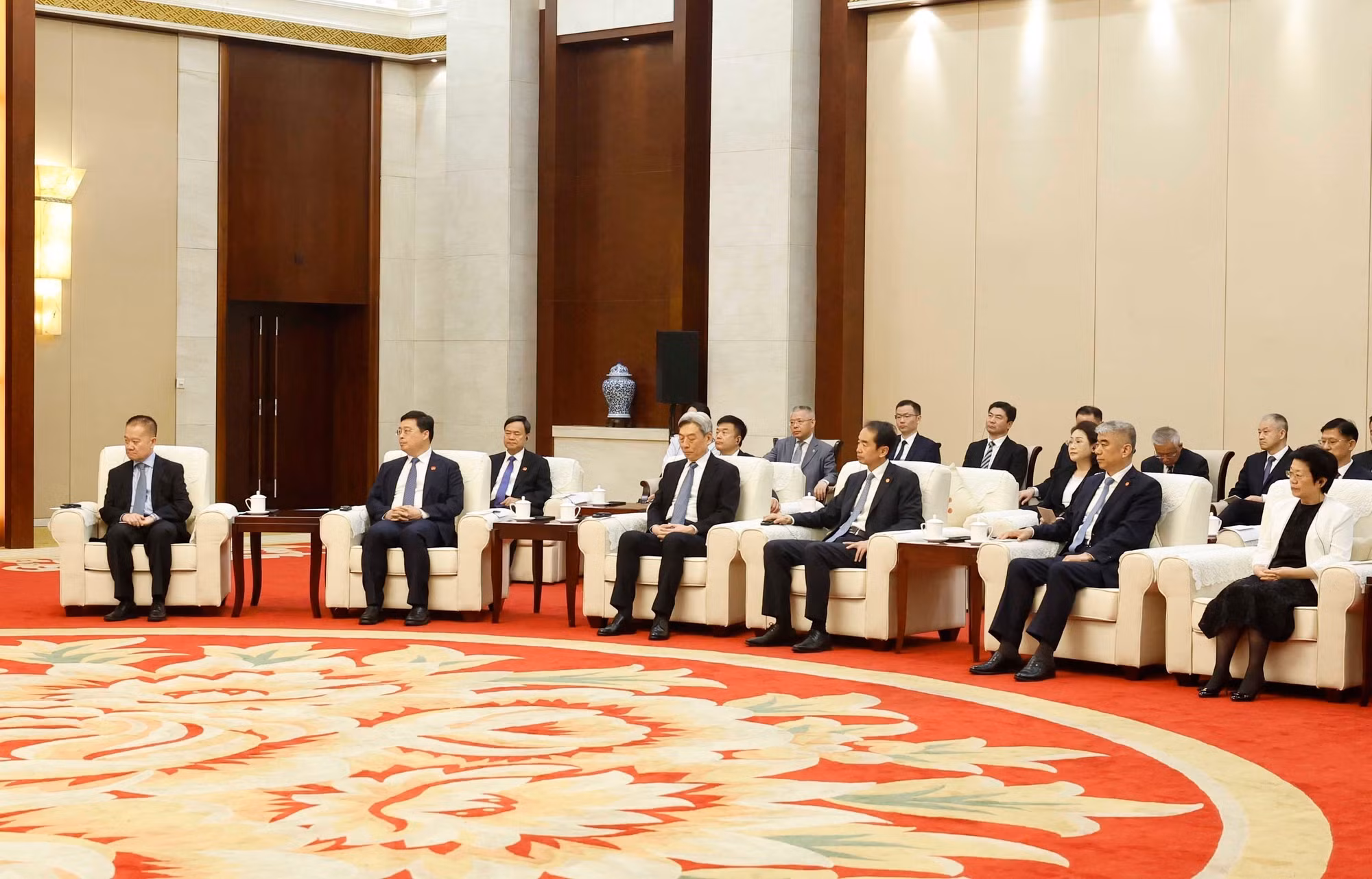 vna-potal-tong-bi-thu-chu-tich-nuoc-to-lam-hoi-kien-dong-chi-tran-cuong-uy-vien-trung-uong-dang-bi-thu-khu-uy-khu-tu-tri-dan-toc-choang-quang-tay-8705855.jpg