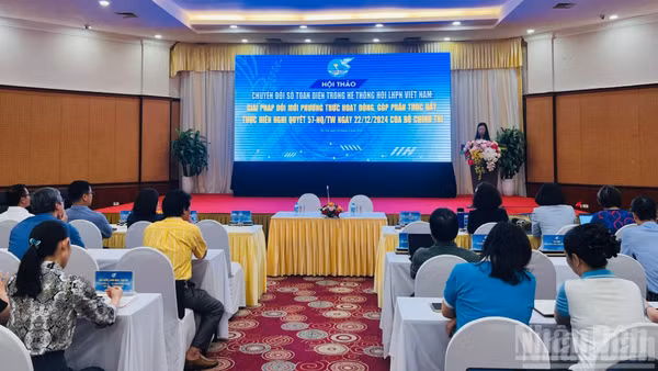 Toàn cảnh buổi hội thảo. 