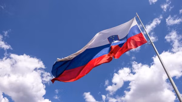 Quốc kỳ Slovenia. (Ảnh: TASS)