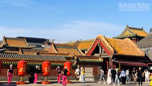 Những cung điện lớn nhỏ mang đậm nét kiến trúc của triều đại Mãn Thanh, Trung Quốc.