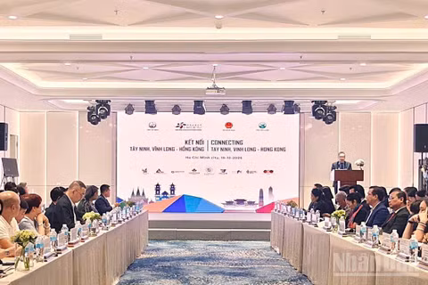 Tây Ninh phối hợp Vĩnh Long tổ chức Tọa đàm “Kết nối Tây Ninh, Vĩnh Long-Hồng Kông” tại Thành phố Hồ Chí Minh. (Ảnh: THANH PHONG)