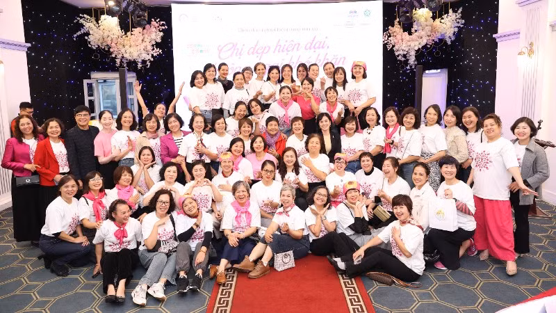 Đông đảo đại biểu tham gia Diễn đàn bệnh nhân ung thư vú với chủ đề "Chị đẹp hiện đại, không ngại khó khăn".