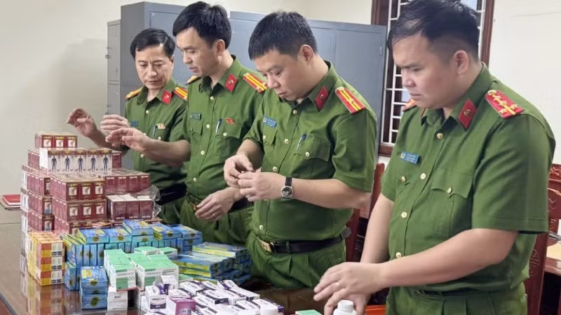 Thuốc giả bị cơ quan chức năng phát hiện. (Ảnh tư liệu)