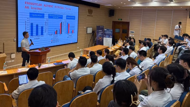 Giáo sư Li-Wei Lo chia sẻ hiệu quả triệt đốt rung nhĩ bằng PFA và kinh nghiệm tại Đài Loan (Trung Quốc).