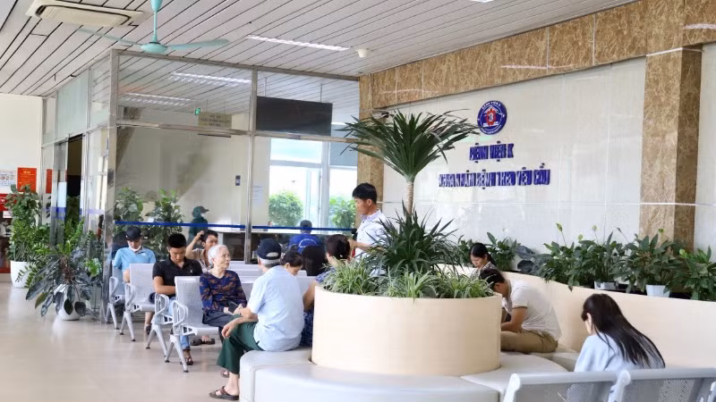 Nhiều khu vực được trang bị điều hòa, quạt mát, cây xanh bảo đảm sạch đẹp mát.