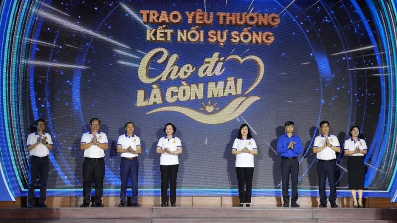 Các đại biểu tham dự Chương trình “Ngày hưởng ứng hiến tặng mô, tạng 20/5".