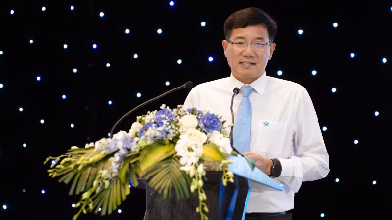 ts-bs-phan-huu-phuc-pho-giam-doc-benh-vien-nhi-trung-uong-trinh-bay-tai-hoi-thao-6082.jpg