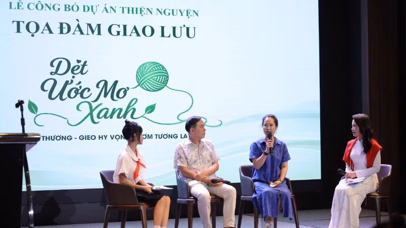 Tọa đàm giao lưu về triển khai dự án "Dệt ước mơ xanh".