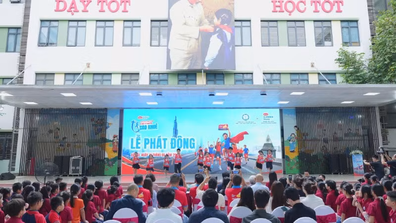 Quang cảnh lễ phát động chiến dịch.