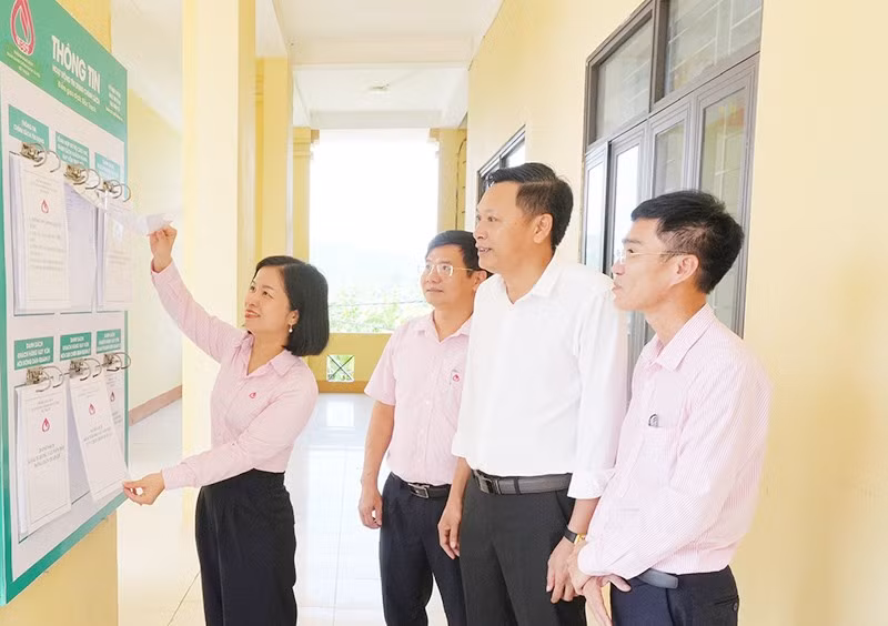 chinh-sach-2.jpg