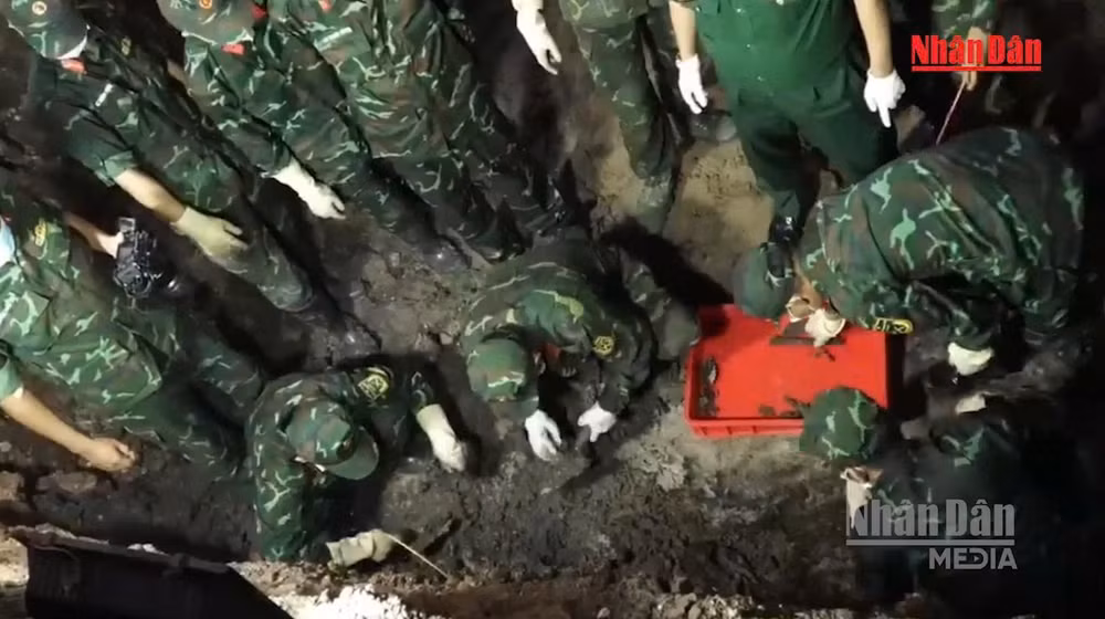 [Video] Quy tập 141 hài cốt liệt sĩ trong đợt 2 tìm kiếm tại Công viên Lê Thị Riêng