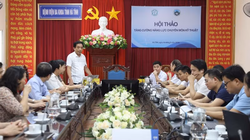 Đại diện lãnh đạo Sở Y tế Hà Tĩnh phát biểu tại hội thảo.