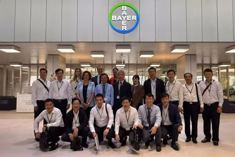 Đoàn công tác tỉnh Phú Thọ thăm, làm việc Bayer AG - Tập đoàn khoa học và công nghệ hàng đầu của Cộng hòa Liên bang Đức. (Ảnh: Đại sứ quán Việt Nam tại Cộng hòa Liên bang Đức cung cấp)