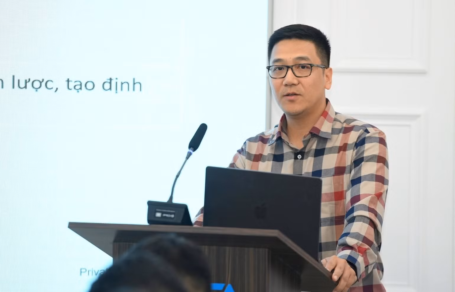 ong-nguyen-minh-duc.jpg