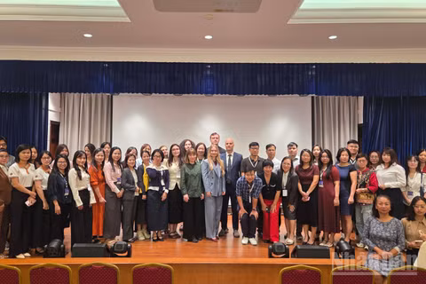 Các đại biểu dự chương trình. (Ảnh: NGÔ HƯƠNG)