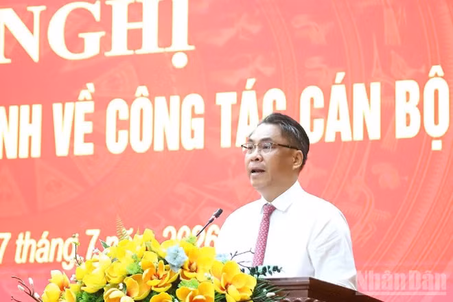 Bí thư Tỉnh ủy Cao Bằng Phan Thăng An phát biểu giao nhiệm vụ cho các đồng chí được điều động, bổ nhiệm.