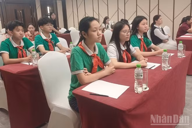 Học sinh tham gia hội thảo.