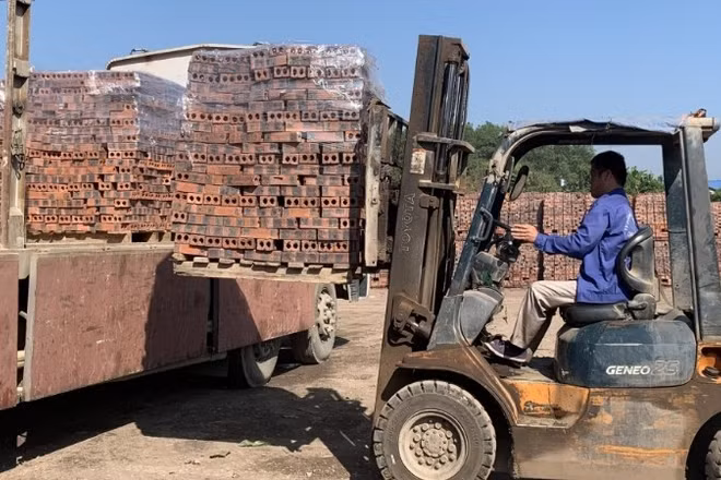 Sản phẩm gạch tuynel của Công ty cổ phần sản xuất vật liệu xây dựng Cao Bằng. (Ảnh: Báo Cao Bằng)