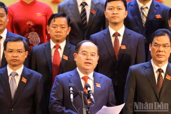 Bí thư Tỉnh ủy Cao Bằng Quản Minh Cường thay mặt Ban Chấp hành Đảng bộ tỉnh khóa XX cảm ơn các đại biểu đã tin tưởng, giao trọng trách.