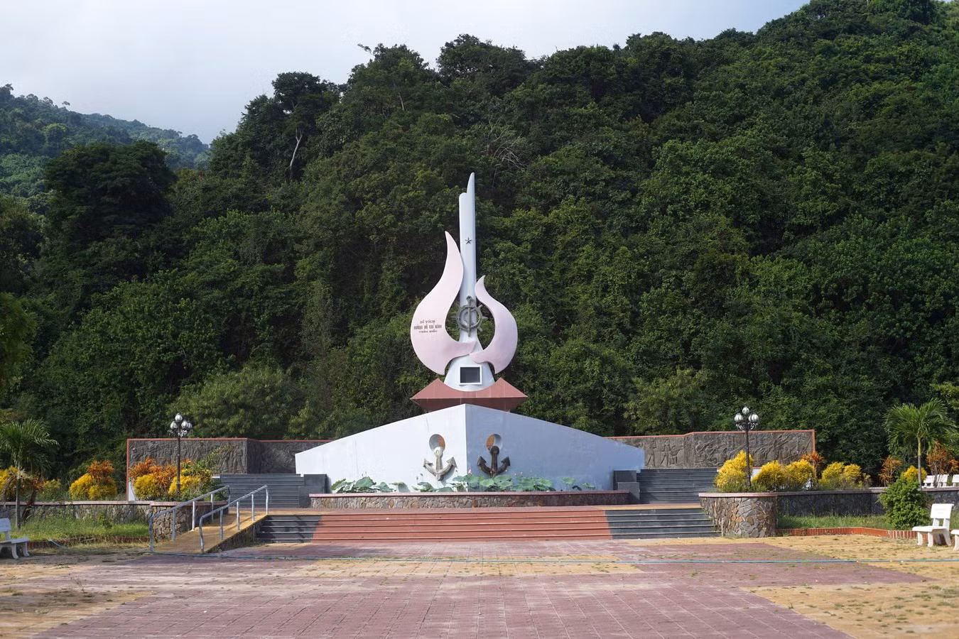 ben-tau-khong-so-vung-ro.jpg