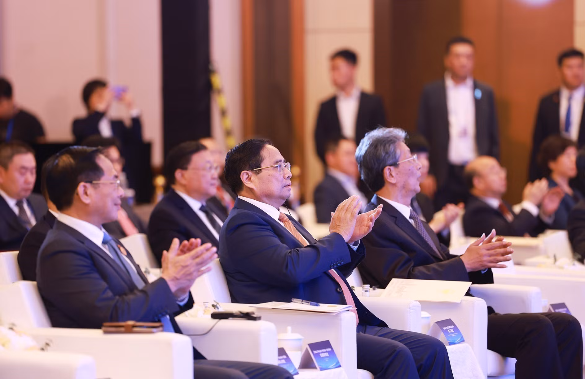 vna-potal-thu-tuong-tham-du-dien-dan-ket-noi-doanh-nghiep-viet-nam-trung-quoc-8110155.jpg