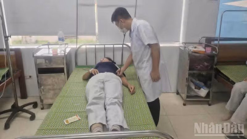 Công nhân Công ty Toyoda nhập viện sau bữa cơm tại bếp ăn tập thể của nhà máy ngày 7/8/2025.
