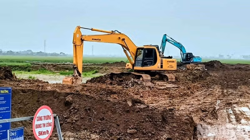 Thi công hạ tầng cụm công nghiệp Bình Minh (xã Kiến Xương, tỉnh Hưng Yên).
