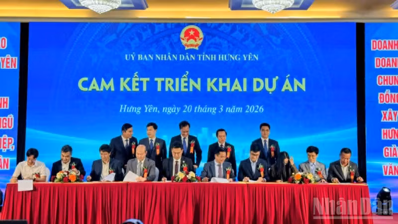 Nhà đầu tư khu công nghiệp Hải Long (Khu Kinh tế Thái Bình) ký cam kết rót hơn 1.000 tỷ đồng để triển khai dự án ngay trong năm nay.