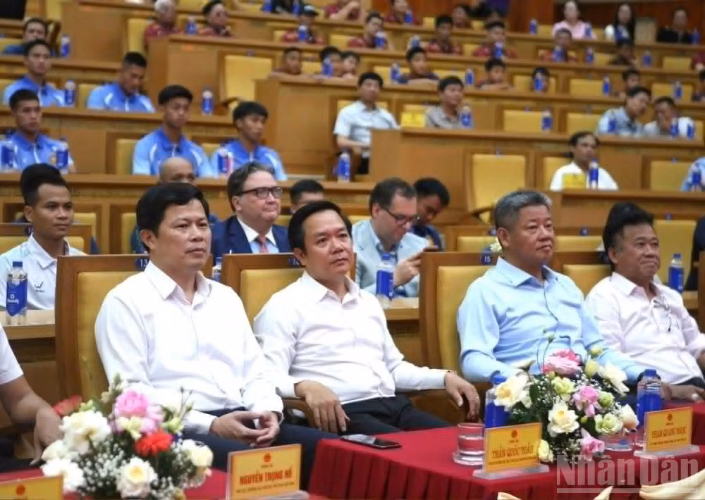 Các đại biểu tham dự sự kiện. (Ảnh: MAI TÚ)