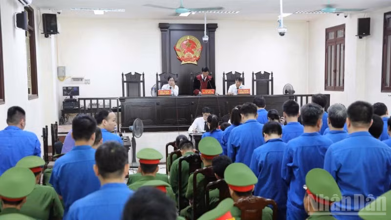 Quang cảnh phiên tòa.