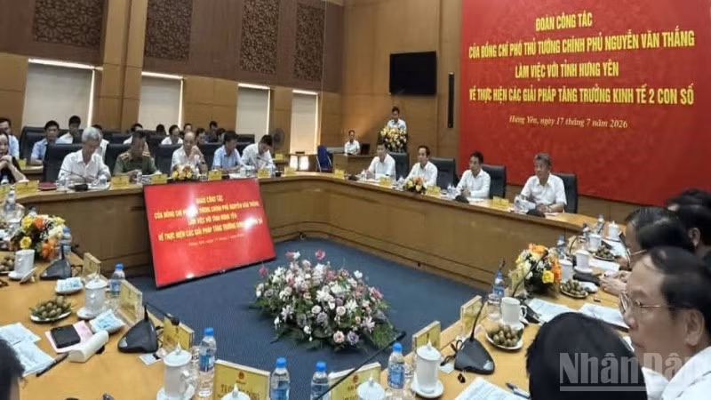 Quang cảnh buổi làm việc.
