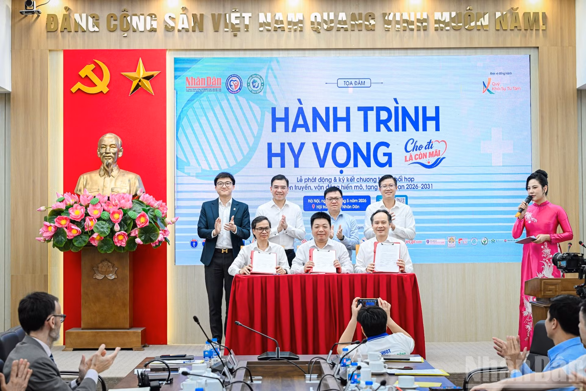 Lễ ký kết Chương trình phối hợp truyền thông, vận động hiến tặng mô, tạng giai đoạn 2026-2031. (Ảnh: BẢO LONG)