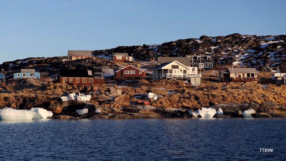 Quang cảnh gần thủ phủ Nuuk, Greenland. (Ảnh: THX/TTXVN)