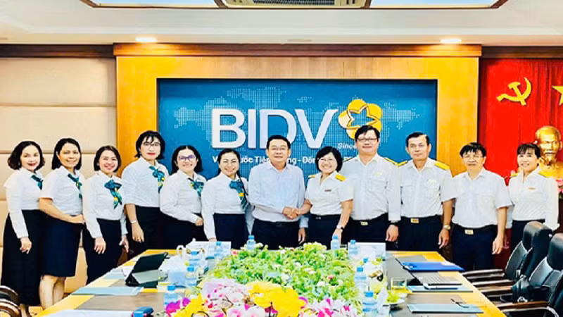 thue-tinh-tay-ninh-va-bidv-dong-hanh-trien-khai-chien-dich-60-ngay-cao-diem-ho-tro-ho-kinh-doanh-2025112115225.png
