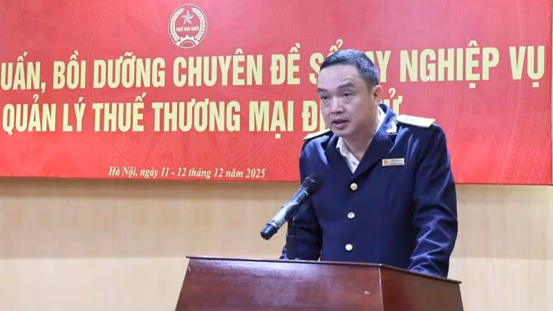 Ông Cáp Quý Phúc-Chi Cục trưởng Chi cục Thuế thương mai điện tử phát biểu khai mạc lớp tập huấn.